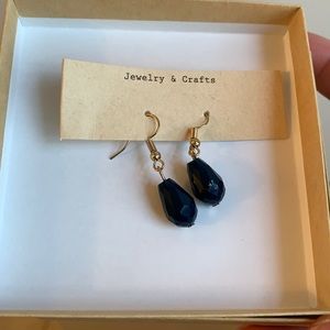 ** bundle to save** 
NWT Dangle/drop navy earrings
